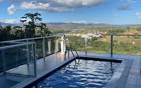 Casa Capitólio com Vista para Escarpas do Lago